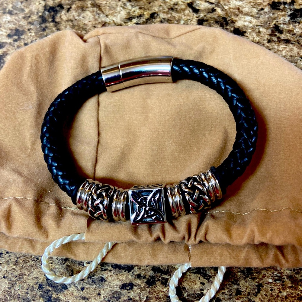 Chisel mans bracelet
